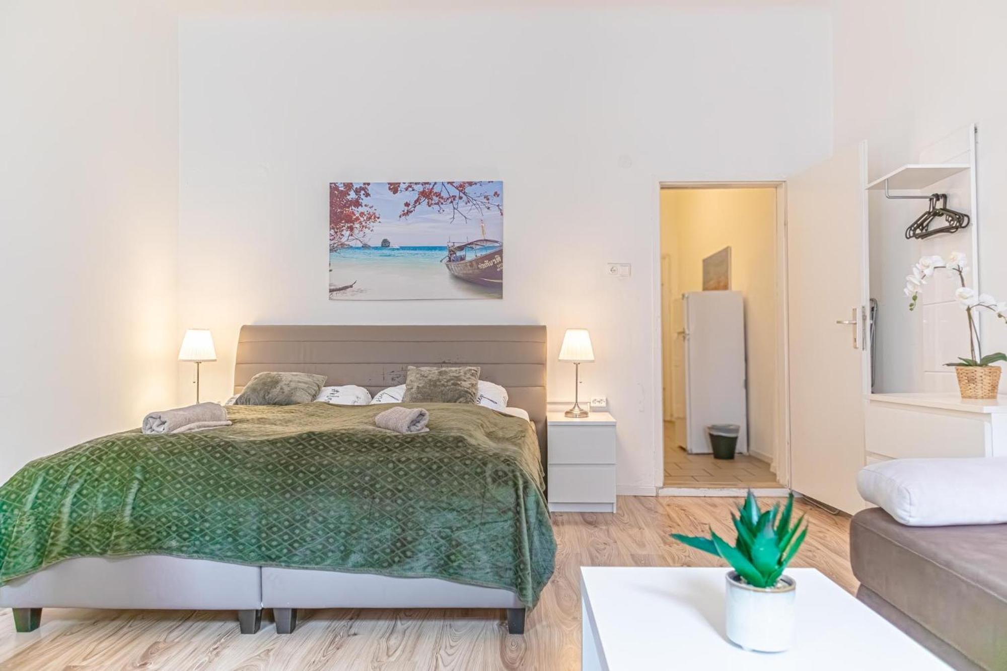 Budget-Friendly 2Br Apt With Great Location Apartment Vienna Exterior photo